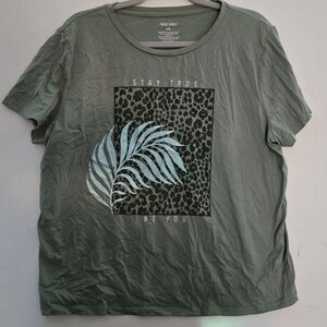 Nine West Green Graphic Short Sleeve Tee